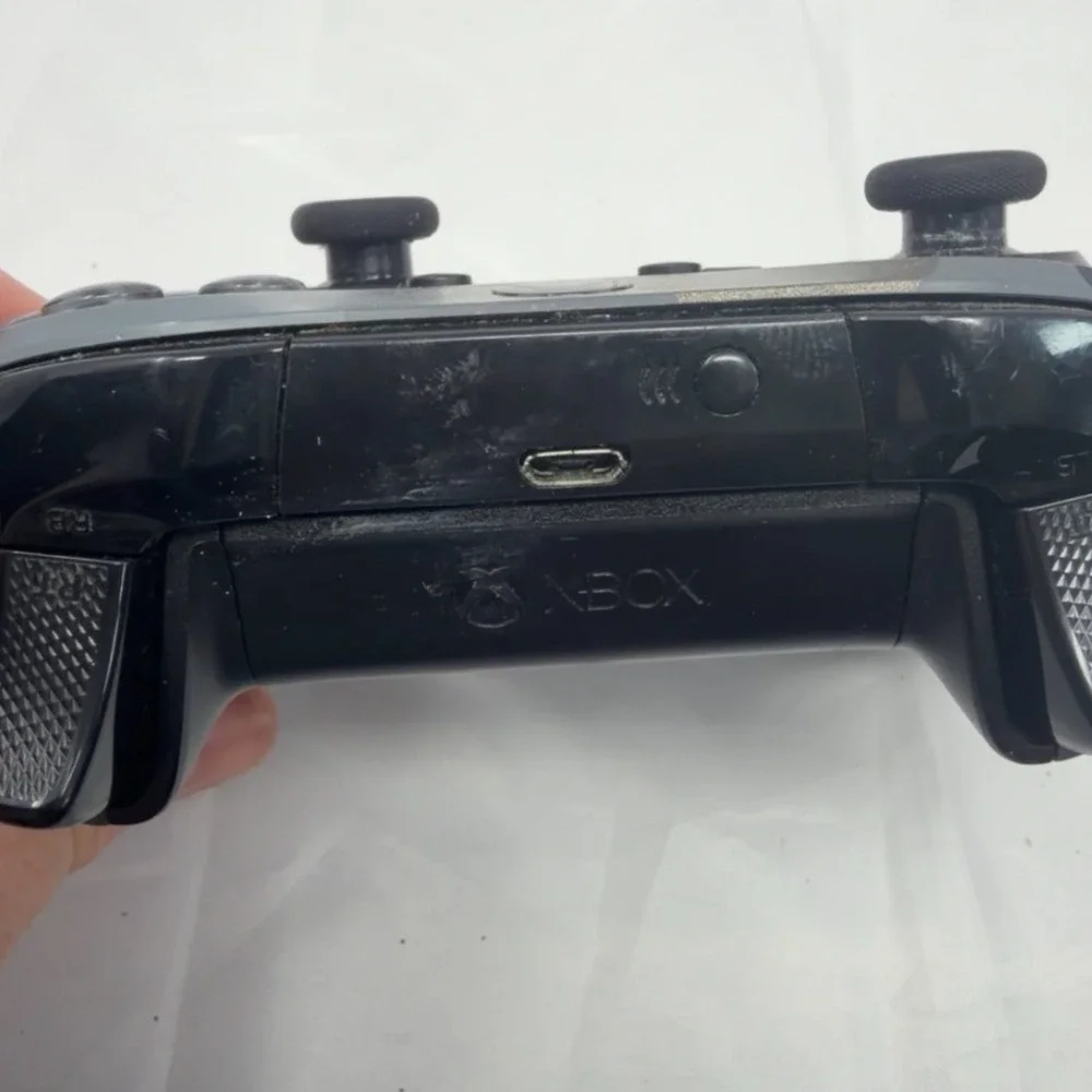 Microsoft Xbox One Wireless Controller Model 1708 Midnight Forces II Camo Blue